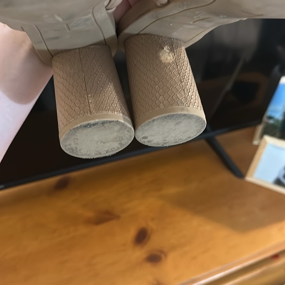 Dolce Vita Women's Braided Tan Heels - Picture 6 of 6